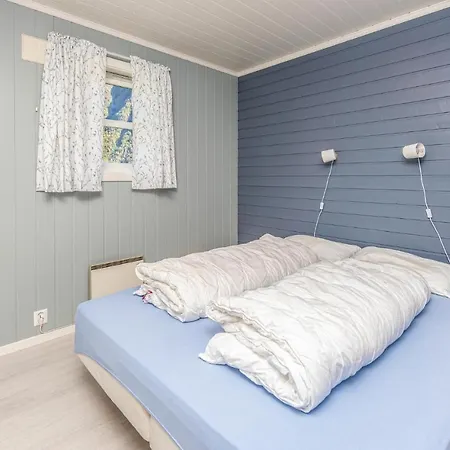 Сasa de vacaciones Front In With House Sea View Fjærland